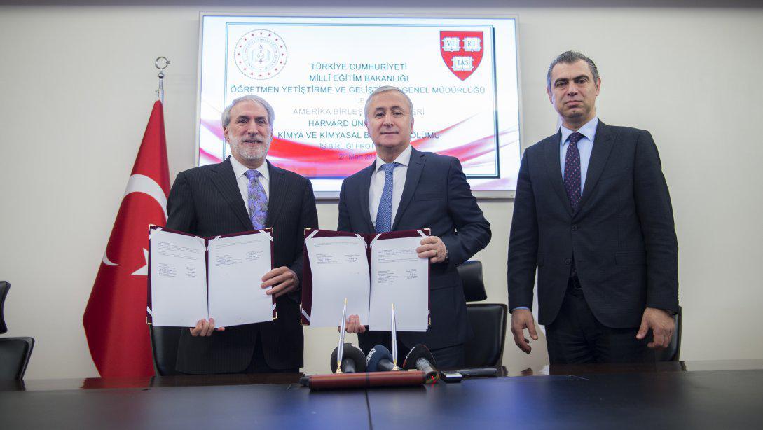 HARVARD ÜNİVERSİTESİ İLE ÖĞRETMEN EĞİTİCİ EĞİTİMİ İŞ BİRLİĞİ PROTOKOLÜ İMZALANDI