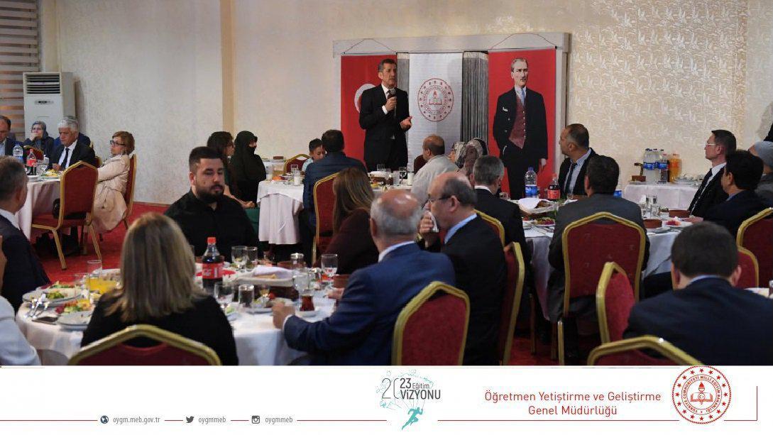 Sayın Bakanımız, Şehit Öğretmenlerin Aileleriyle İftarda Bir Araya Geldi