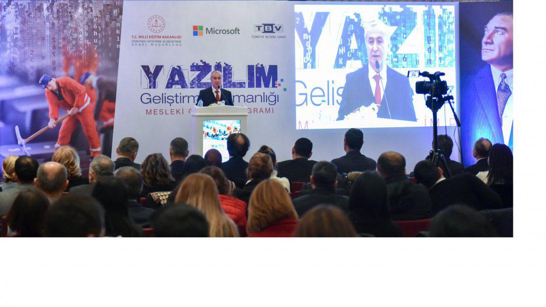 BAKAN YARDIMCISI SAFRAN: TEKNOLOJİK DÖNÜŞÜM EN BÜYÜK ETKİYİ EĞİTİM ALANINDA YAPTI